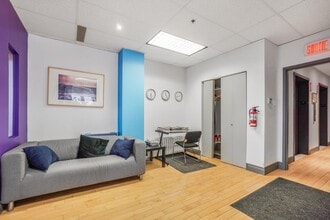 150-152 Rue Notre-Dame E, Montréal, QC for lease Interior Photo- Image 1 of 7