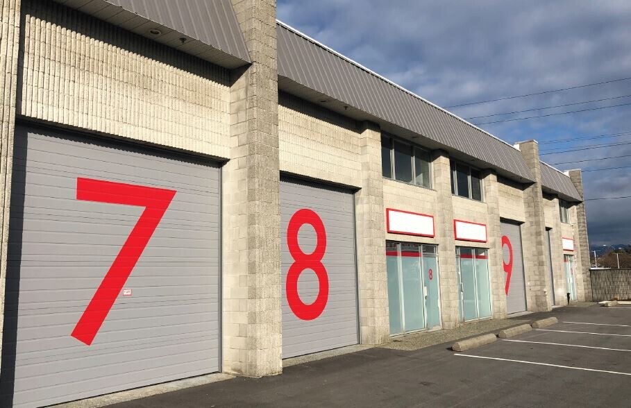 12851 Bathgate Way, Richmond, BC à louer - Photo du bâtiment - Image 2 de 4