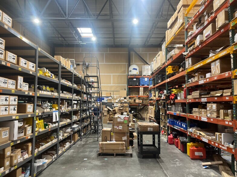 4237 24th Ave W, Seattle, WA for lease - Building Photo - Image 3 of 12