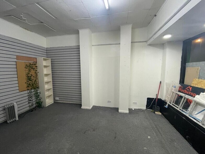 444 Thornton Rd, Bradford à louer - Photo du bâtiment - Image 3 de 11