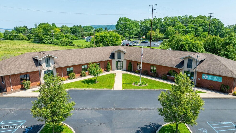 825 Central Rd, Bloomsburg, PA à louer - Photo du bâtiment - Image 3 de 3