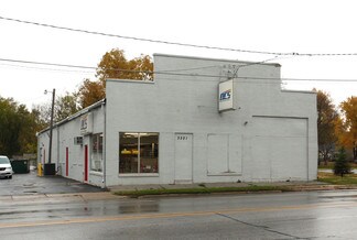 Plus de détails pour 3321 E 14th St, Des Moines, IA - Commerce de détail à vendre