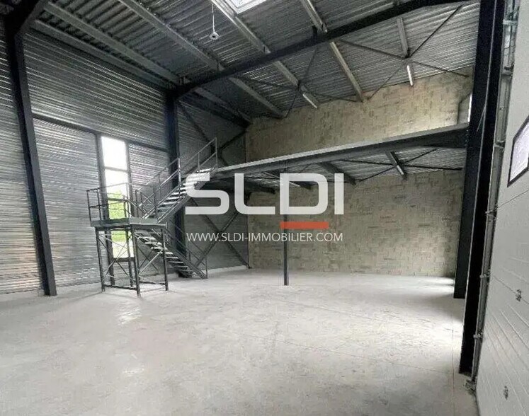 Local d'activités dans Bourgoin-Jallieu à vendre - Photo intérieure - Image 3 de 3