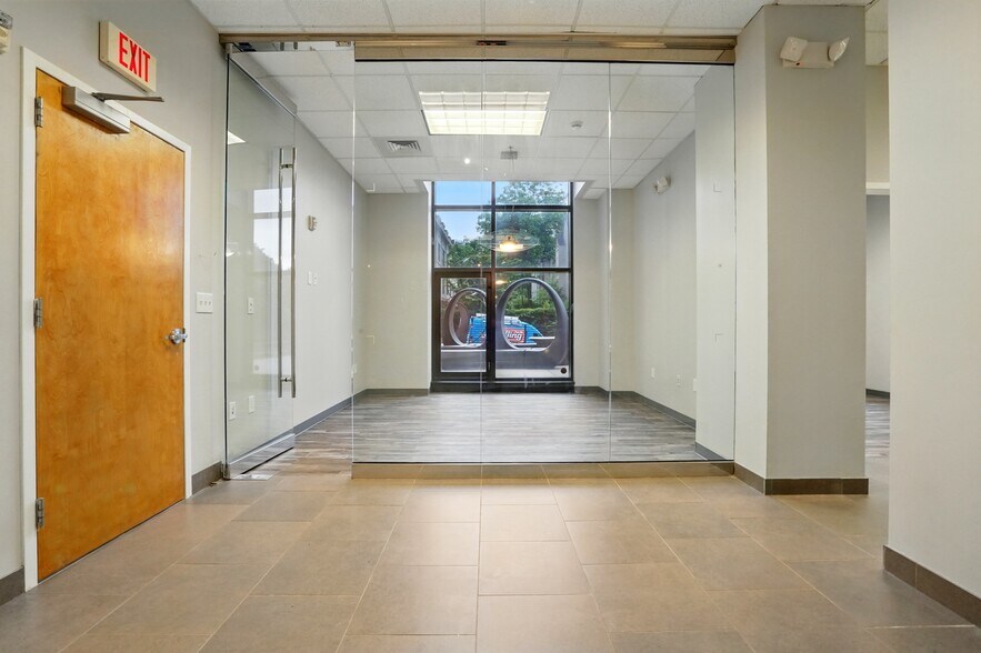 715 N Church St, Charlotte, NC for sale - Interior Photo - Image 2 of 48