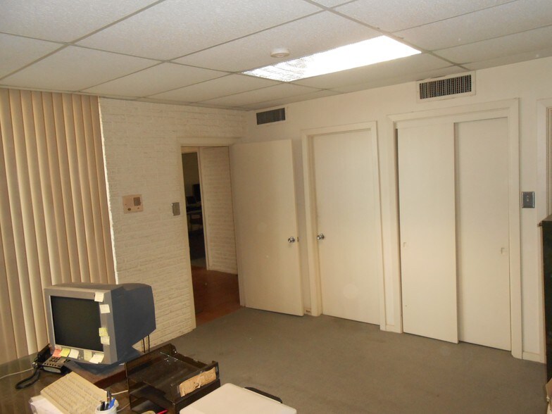 301 W 44th St, Corpus Christi, TX à vendre - Photo du bâtiment - Image 3 de 39