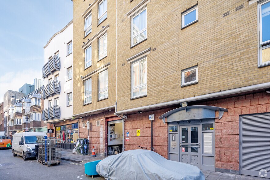 22 Peter St, Londres à louer - Photo du bâtiment - Image 2 de 3