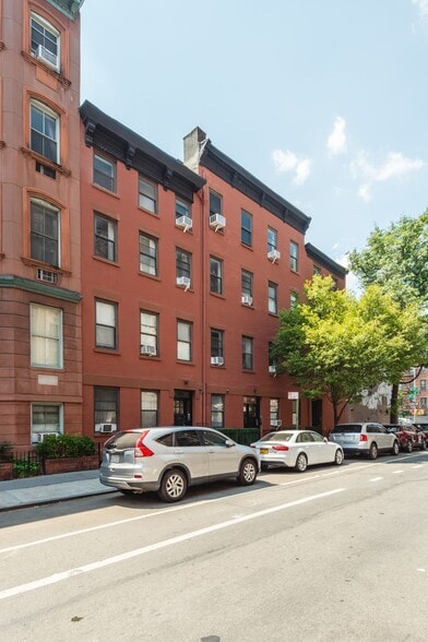 212 Eighth Ave, New York, NY for sale - Building Photo - Image 3 of 35