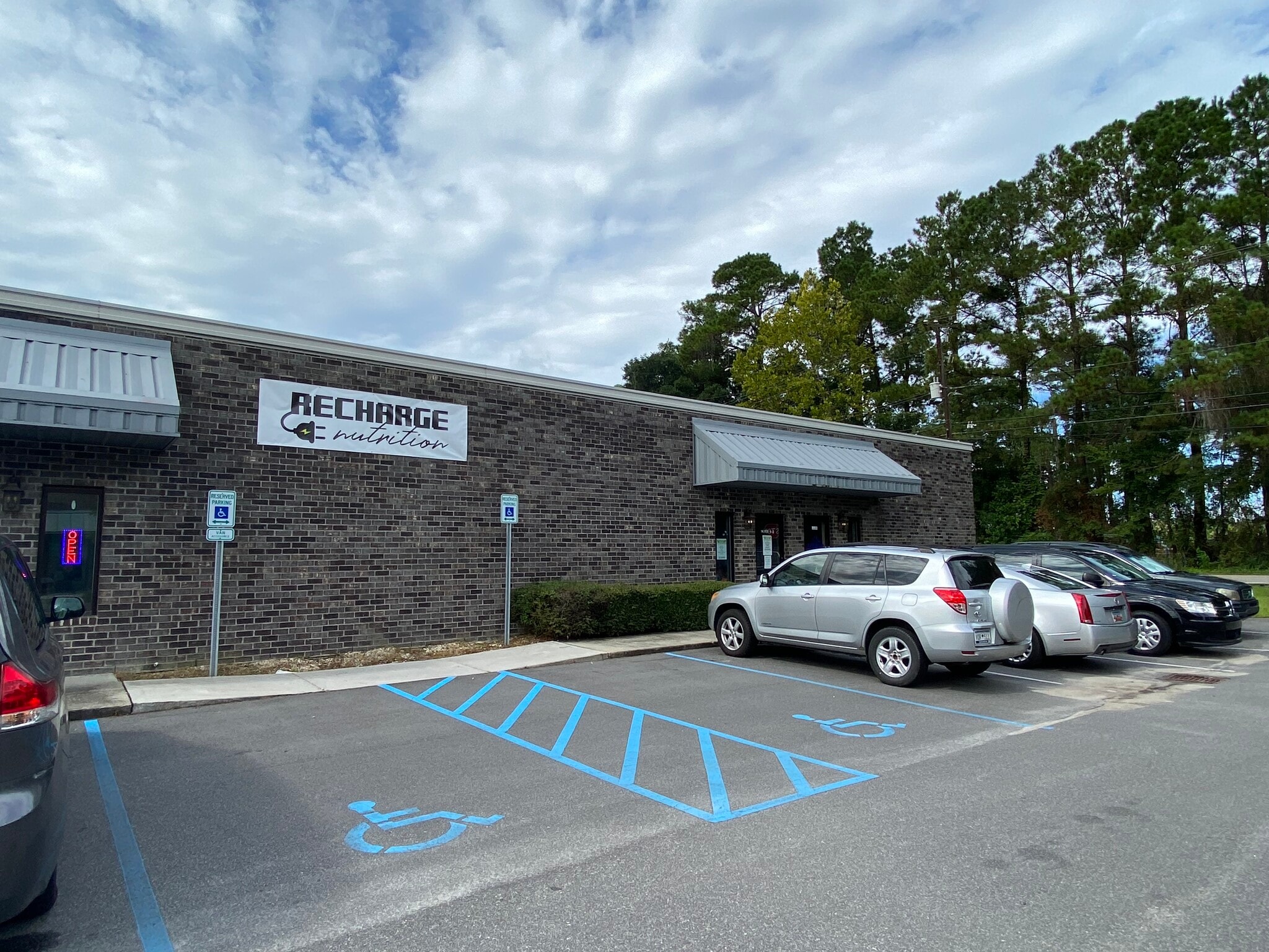 405 N Maple St, Summerville, SC à louer Photo intérieure- Image 1 de 12