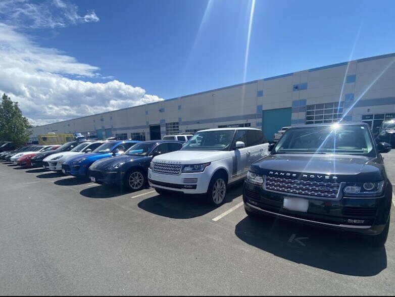 25280 Pleasant Valley Rd, Chantilly, VA à louer - Photo du bâtiment - Image 2 de 2