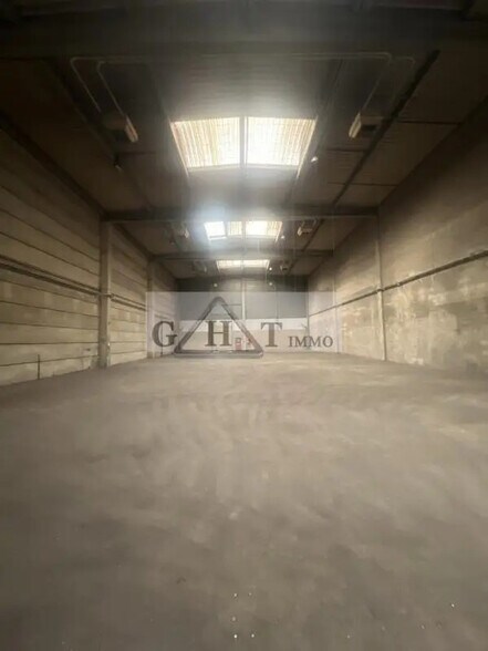 Industriel dans Saint-Ouen-sur-Seine à louer - Photo intérieure - Image 1 de 7