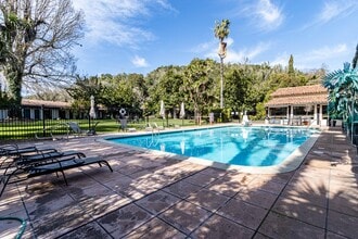 250 Entrada Dr, Novato, CA for lease Building Photo- Image 1 of 8