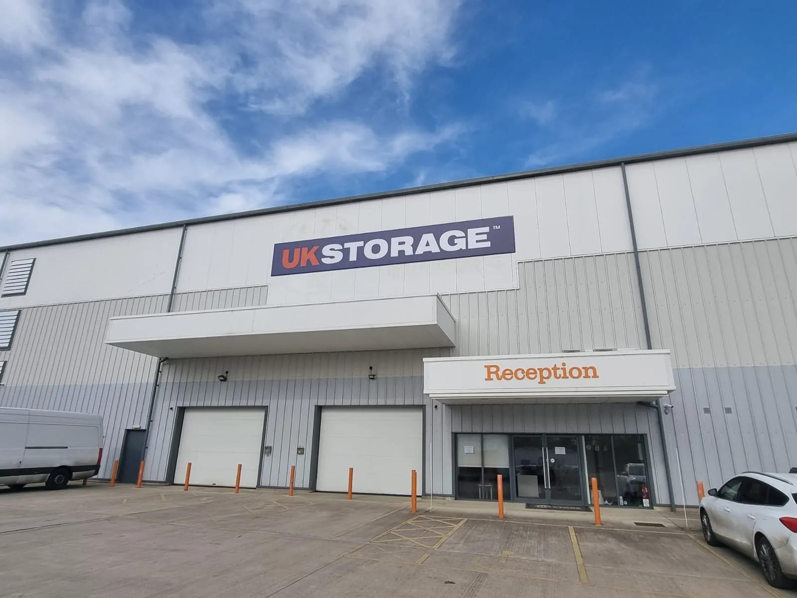 Book End, Witney for lease Primary Photo- Image 1 of 5