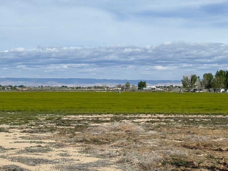 1402 O Rd, Loma, CO for sale - Building Photo - Image 3 of 7