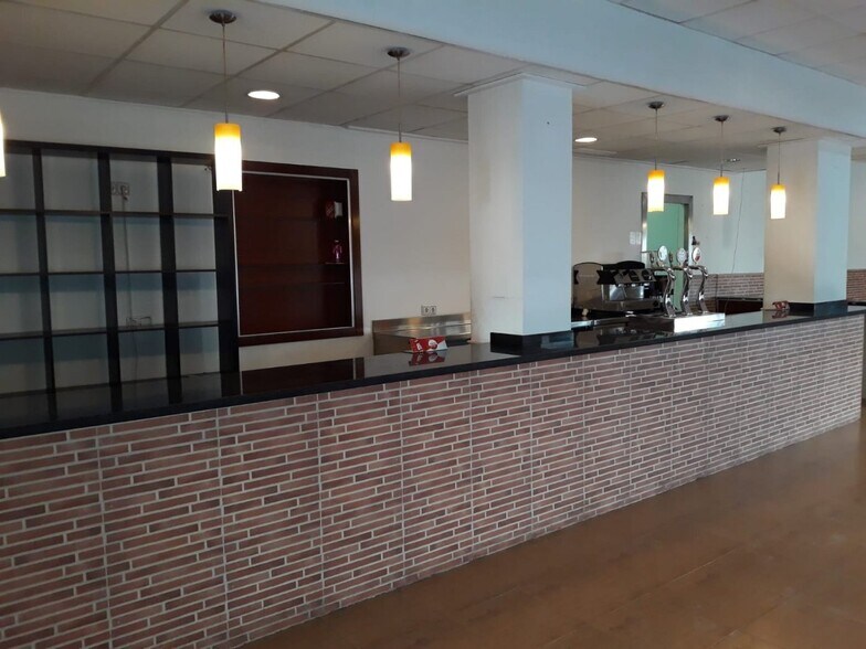 Commerce de détail dans Ontinyent à vendre - Photo du bâtiment - Image 2 de 4