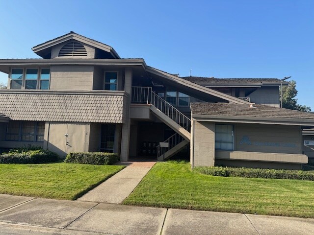 1919 Grand Canal Blvd, Stockton, CA à vendre - Photo du bâtiment - Image 1 de 38