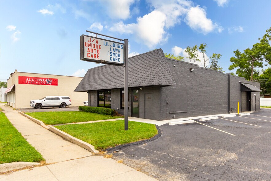 2580 Dixie Hwy, Waterford, MI à vendre - Photo du bâtiment - Image 3 de 34