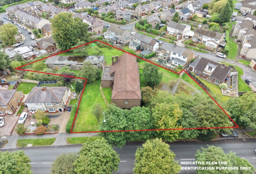 62 Rossendale Rd, Burnley for sale - Primary Photo - Image 1 of 2