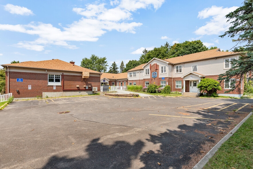 21 Rue Messier, Mont-saint-hilaire, QC à vendre - Photo du bâtiment - Image 3 de 78