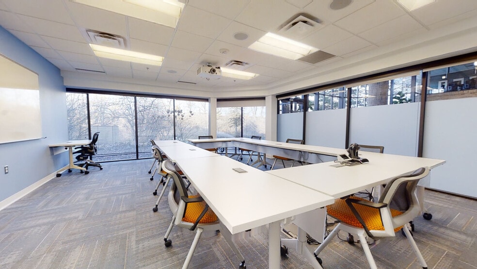 315 E Eisenhower Pky, Ann Arbor, MI à louer - Photo intérieure - Image 3 de 12