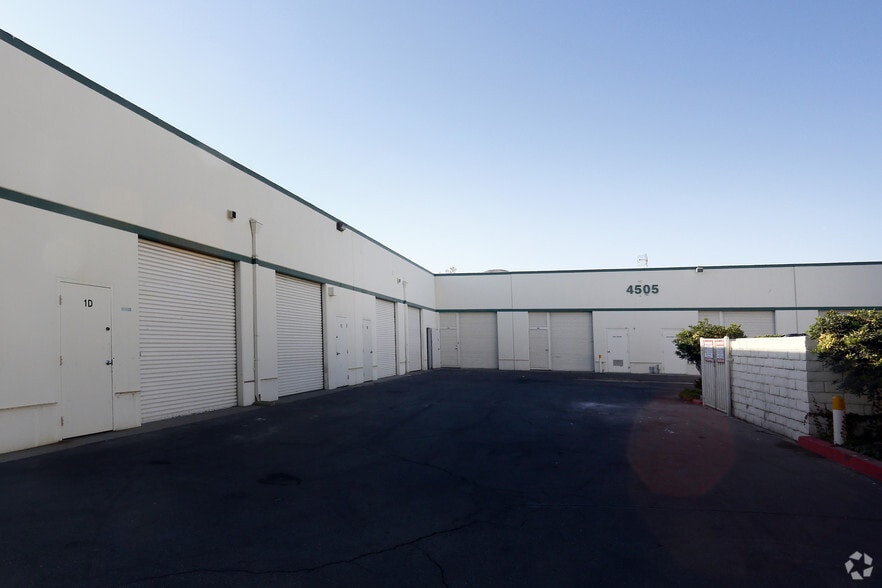 4505 Industrial St, Simi Valley, CA for lease - Building Photo - Image 3 of 3