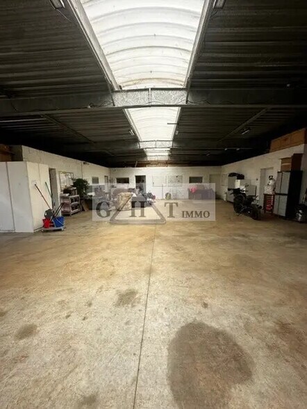 Industrial in Vaux-le-Pénil for sale - Building Photo - Image 2 of 5