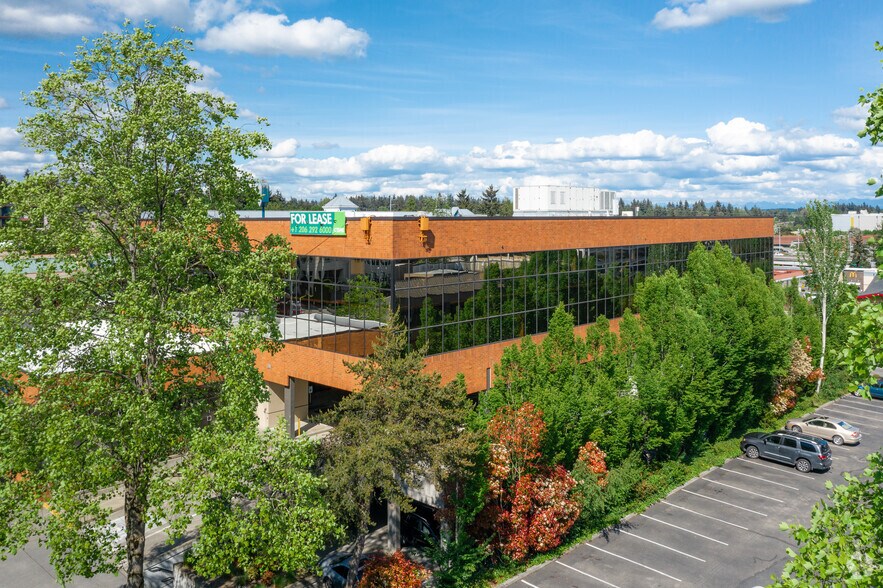 2111 N Northgate Way, Seattle, WA à louer - Photo du bâtiment - Image 3 de 6