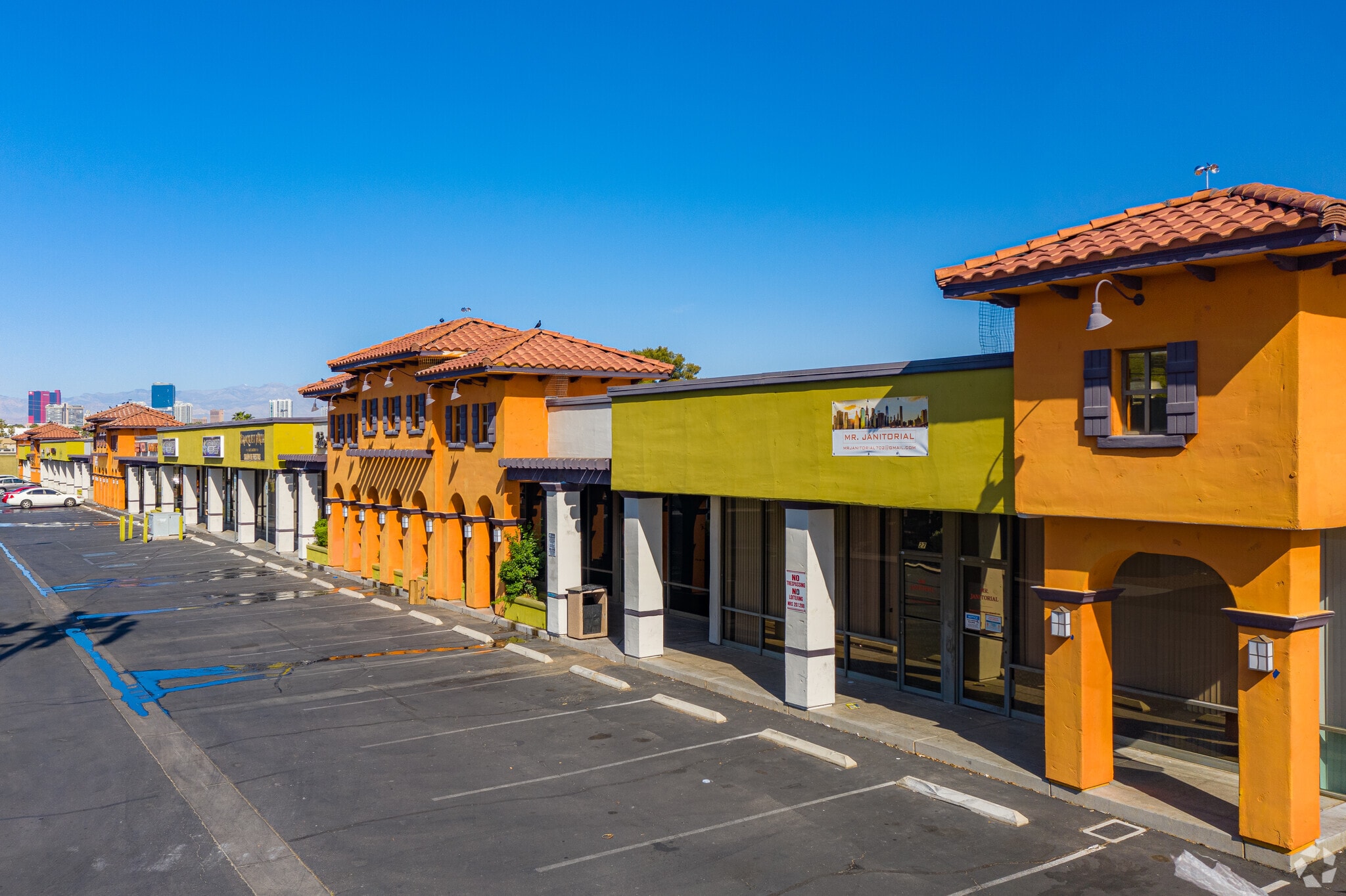 3242 E Desert Inn Rd, Las Vegas, NV for lease Building Photo- Image 1 of 10