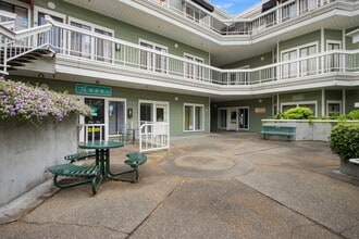 132 E St, Davis, CA à louer Photo intérieure- Image 1 de 3