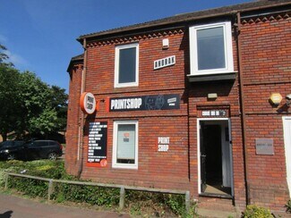 Plus de détails pour 16 The Green, Newport Pagnell - Bureau à vendre