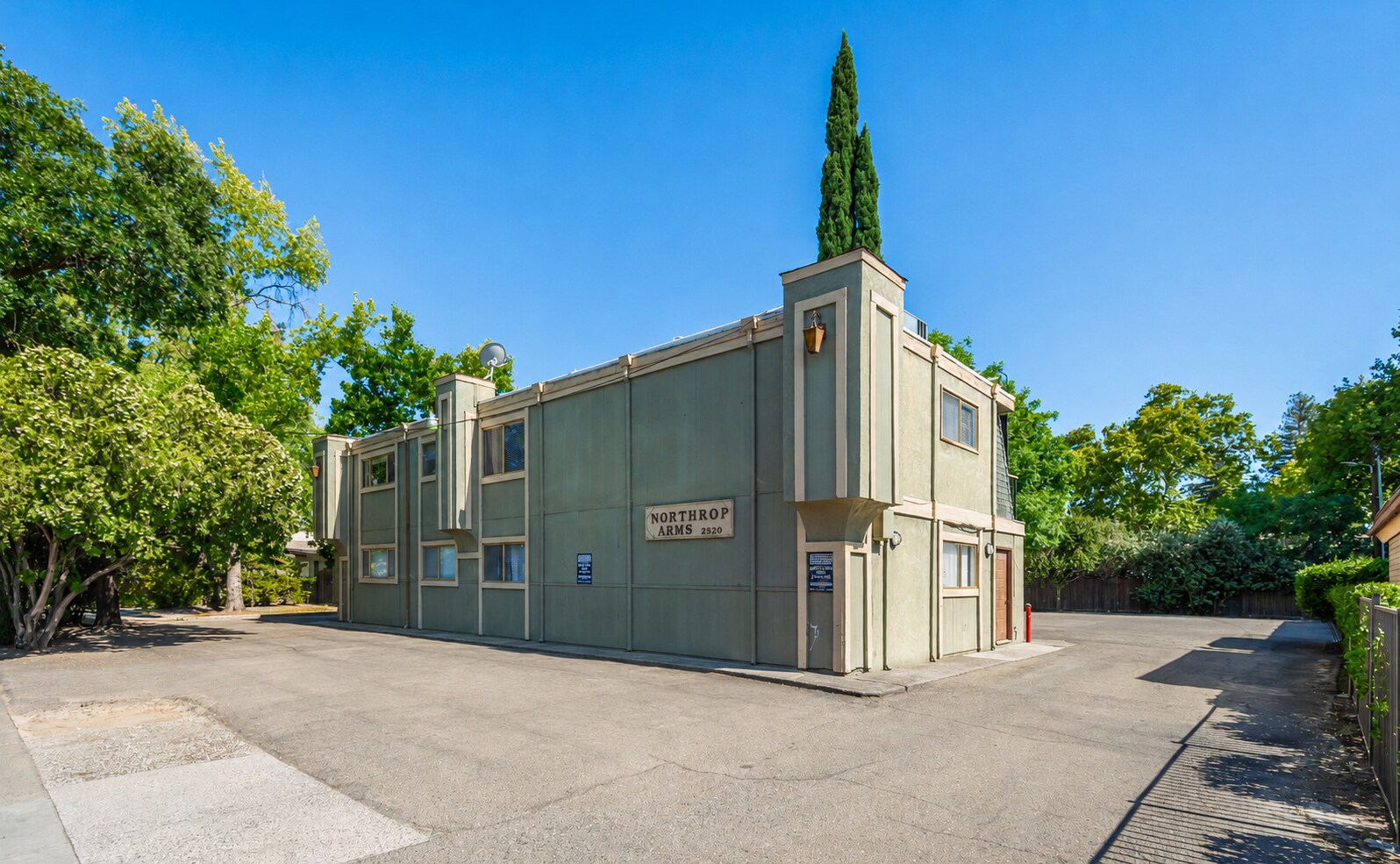 2520 Northrop Ave, Sacramento, CA à vendre Photo du bâtiment- Image 1 de 14