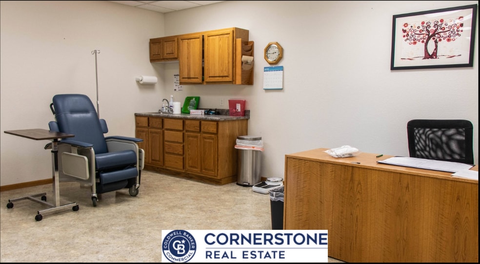 1030 N Poplar St, Casper, WY for lease - Building Photo - Image 2 of 13