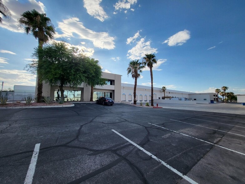 3326 Ponderosa Way, Las Vegas, NV for lease - Building Photo - Image 2 of 44