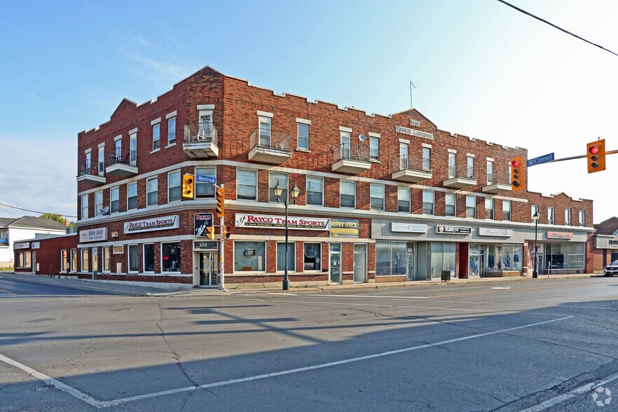 400-404 Montreal Rd, Cornwall, ON à louer - Photo principale - Image 1 de 3