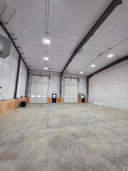 220 Sturbridge Rd, Charlton, MA for lease - Building Photo - Image 3 of 8