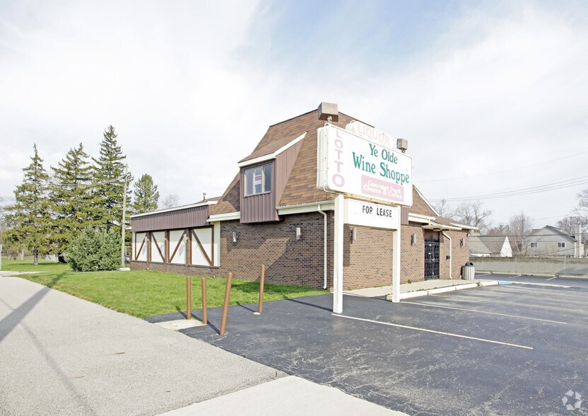 2044 South Blvd, Rochester Hills, MI à louer - Photo du bâtiment - Image 2 de 12