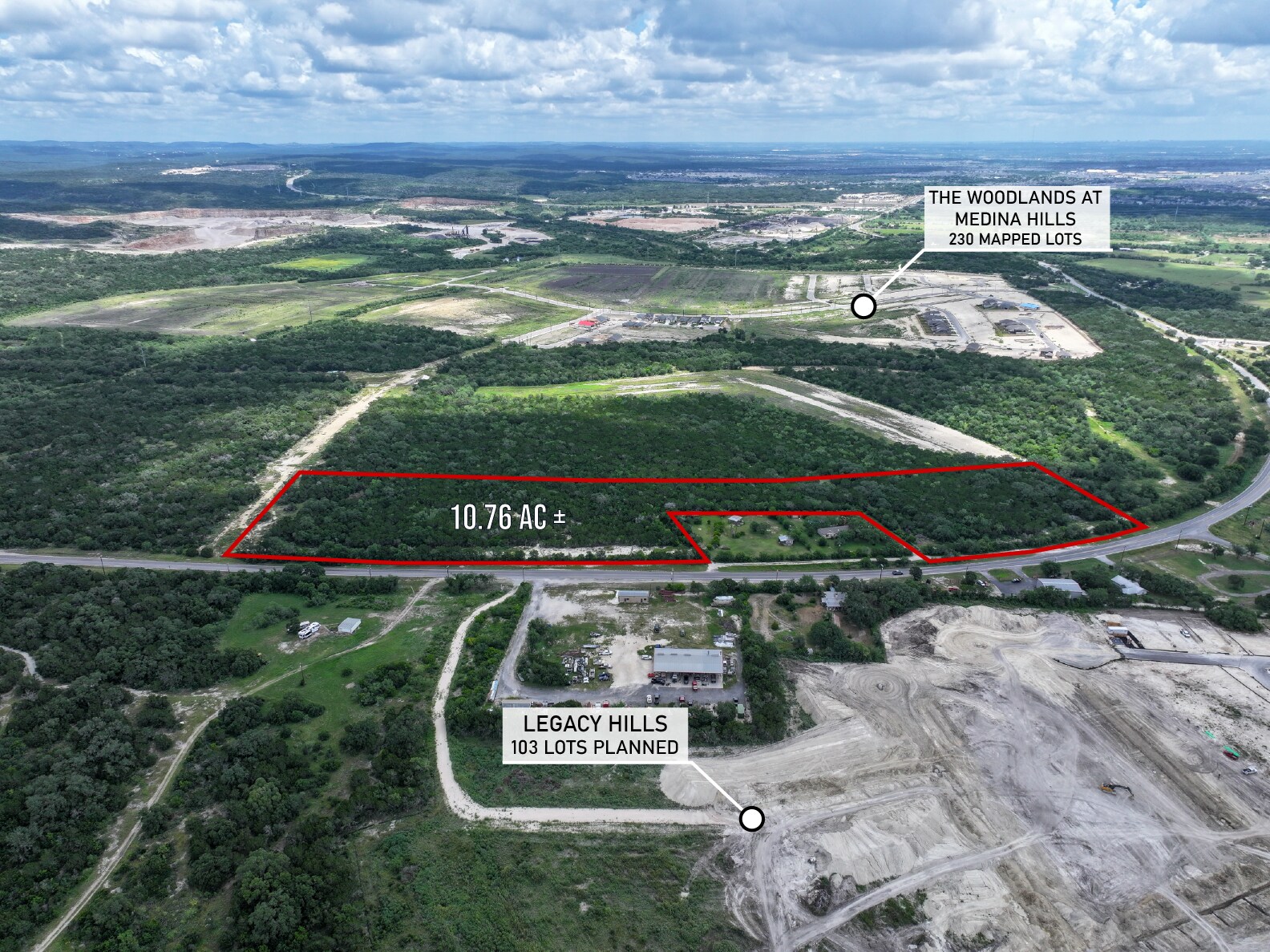 10.76 AC +/- on FM 1283, Rio Medina, TX for sale Primary Photo- Image 1 of 7