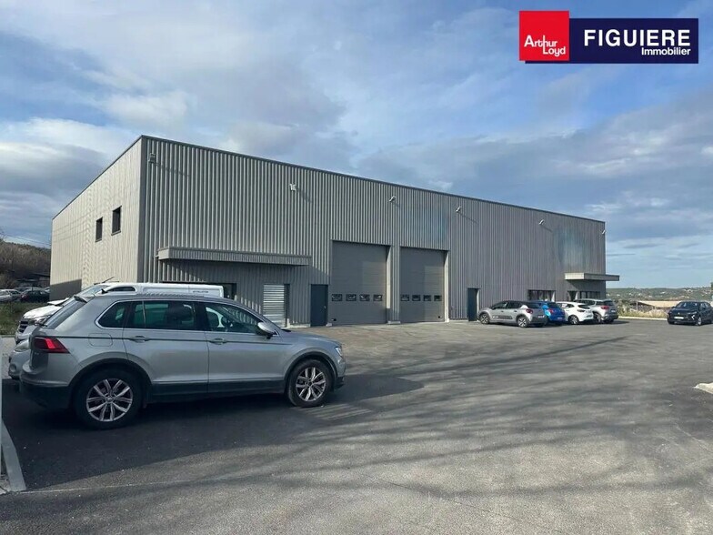 281 Avenue Des Chasseens, Gardanne à louer - Photo du bâtiment - Image 1 de 12