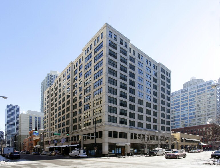 27-33 W Illinois St, Chicago, IL for lease - Building Photo - Image 1 of 5