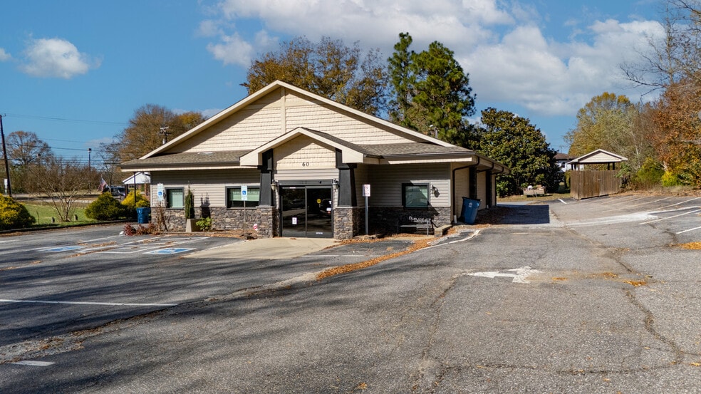 60 2nd Ave SW, Taylorsville, NC à vendre - Photo du bâtiment - Image 2 de 22