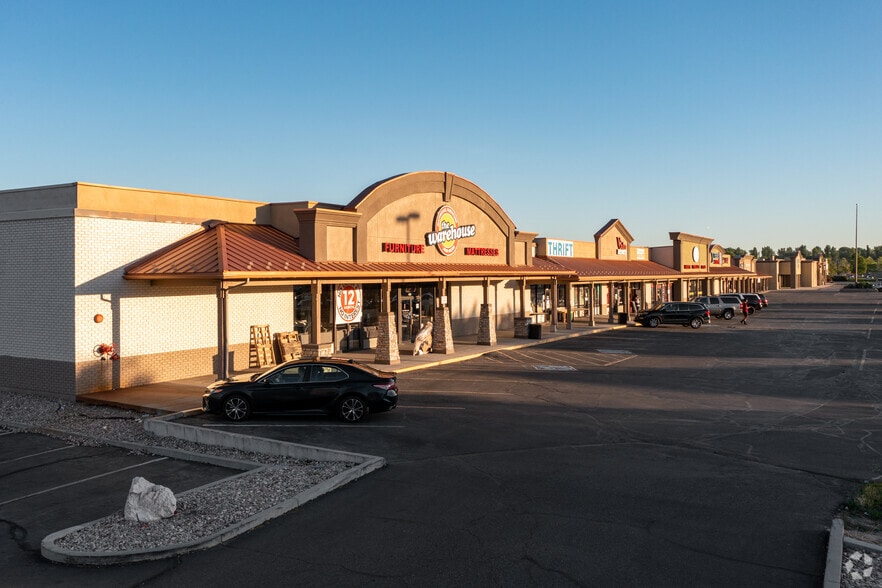 7064-7144 S Redwood Rd, West Jordan, UT for lease - Building Photo - Image 1 of 5