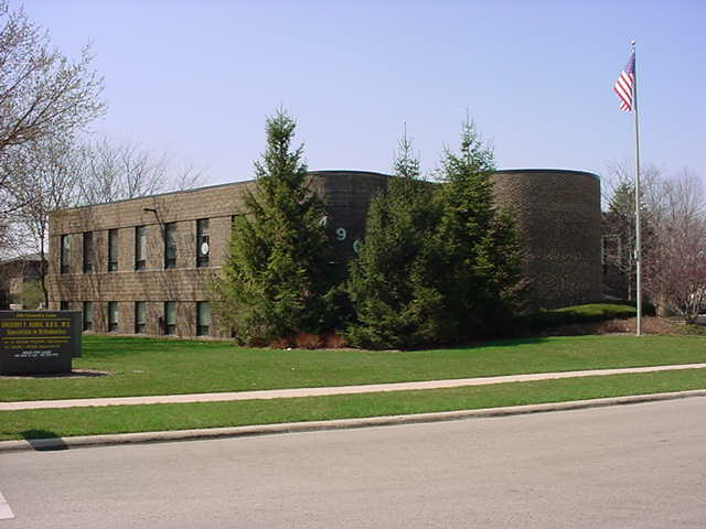 490 Coventry Ln, Crystal Lake, IL for lease Building Photo- Image 1 of 3