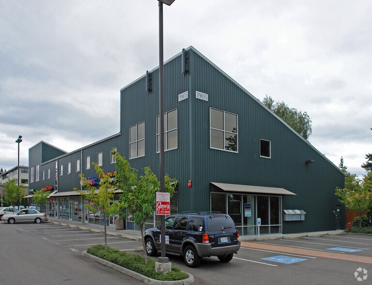 1905 Bridgeport Way W, University Place, WA à louer - Photo du bâtiment - Image 2 de 3