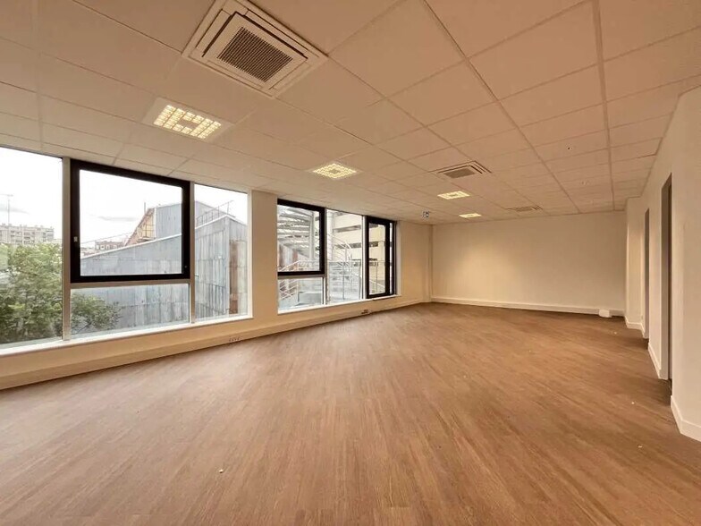 Bureau dans Boulogne-Billancourt à louer - Photo du bâtiment - Image 2 de 10