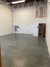 658 Griffith Rd, Charlotte, NC for lease Interior Photo- Image 2 of 3