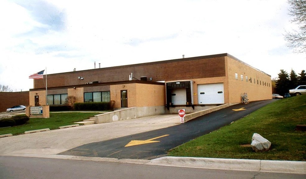2455 Wisconsin Ave, Downers Grove, IL for lease - Primary Photo - Image 1 of 7