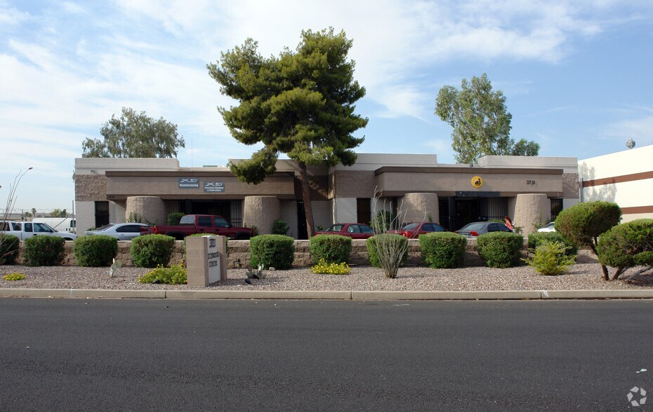 3731 E La Salle St, Phoenix, AZ à vendre - Photo du bâtiment - Image 2 de 10
