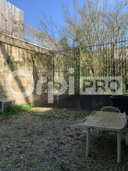 Commerce de détail dans Bordeaux à vendre - Photo du bâtiment - Image 2 de 12