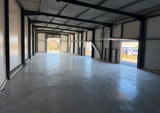 Flex in Sorgues for lease Interior Photo- Image 2 of 5