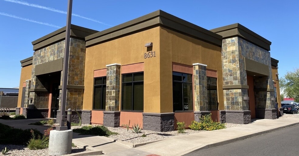 8631 S Priest Dr, Tempe, AZ for lease - Building Photo - Image 1 of 3
