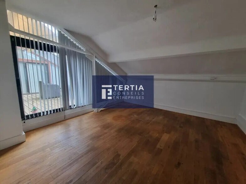 Office in Montpellier for lease - Building Photo - Image 3 of 7